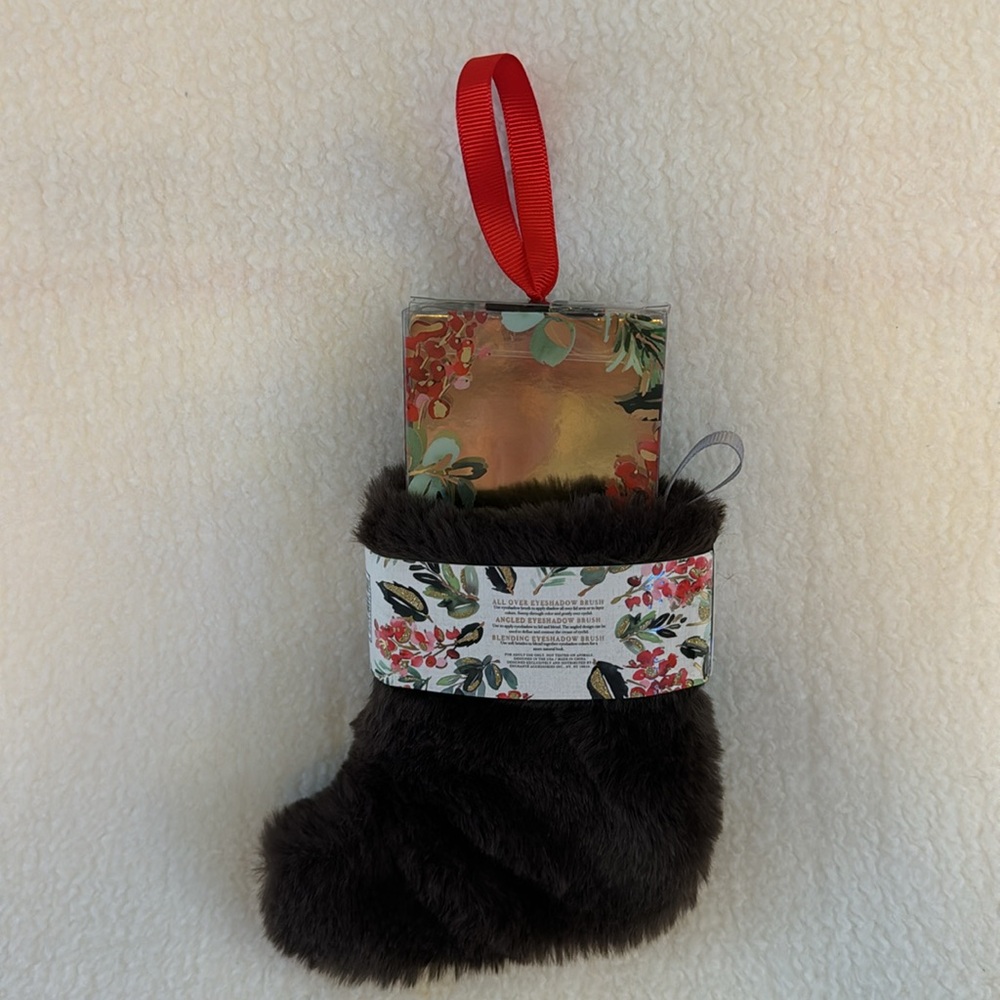 Eyeshadow Brush Trio Christmas Stocking Set All Over Angled & Blending Brushes - Picture 4 of 7